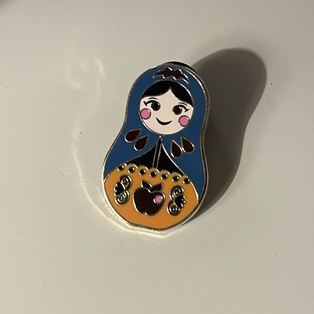 Disney Nesting Doll Pin - Snow White